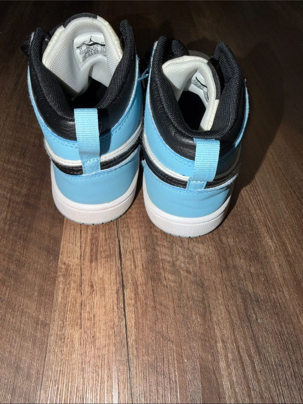 Nike Jordan 1s Kids University Blues size 3Y - Picture 3 of 8